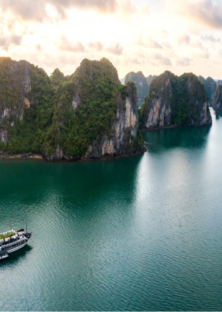Maverlous Bai Tu Long bay