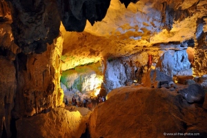 Surprise Cave wonders of the World, the most magnificent cave in Halong bay.