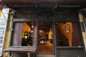 Hanoi’s history with trip to ancient house